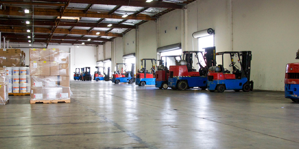 forklifts-in-row-coi-is-left forklifts lined up