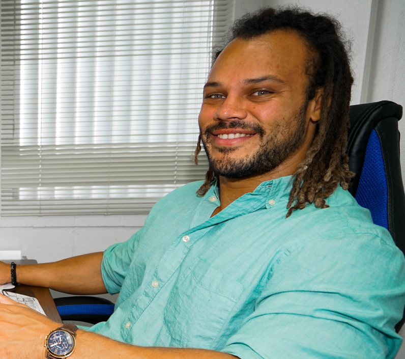 office-worker-man-smiling-2-cs-right hawaii office worker smiling